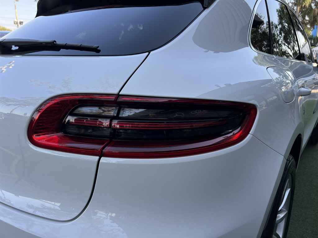 2017 Porsche Macan S photo