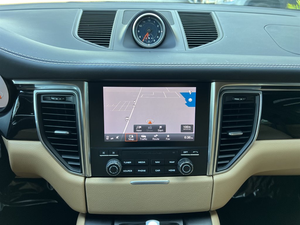 2017 Porsche Macan S photo