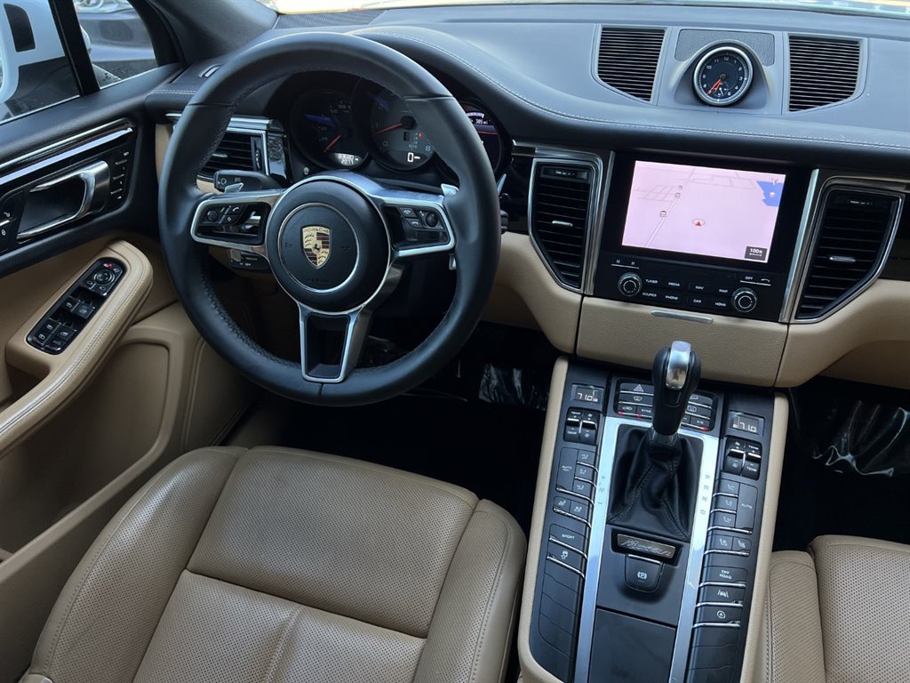 2017 Porsche Macan S photo