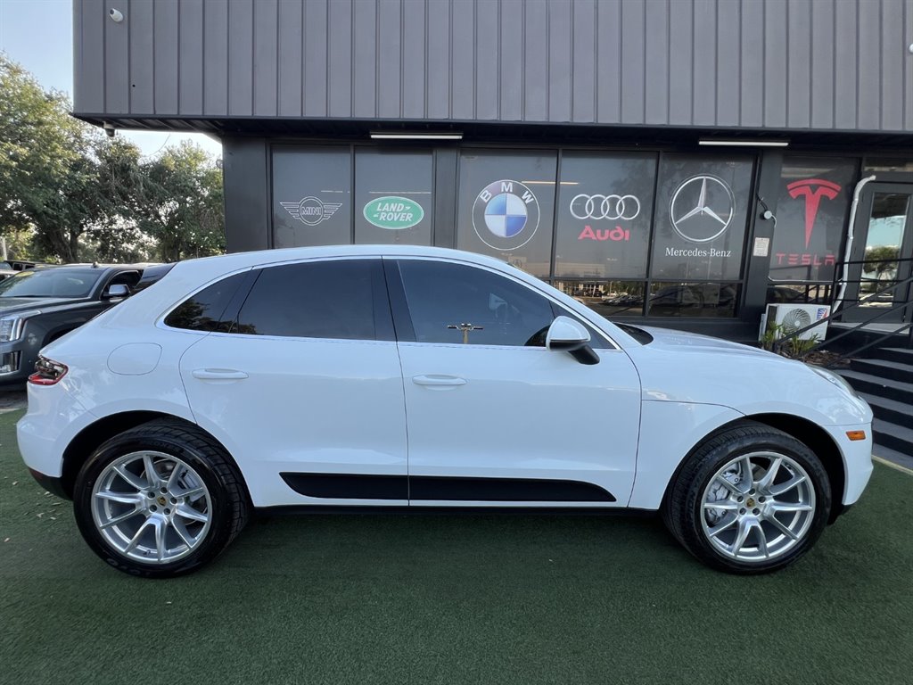 2017 Porsche Macan S photo