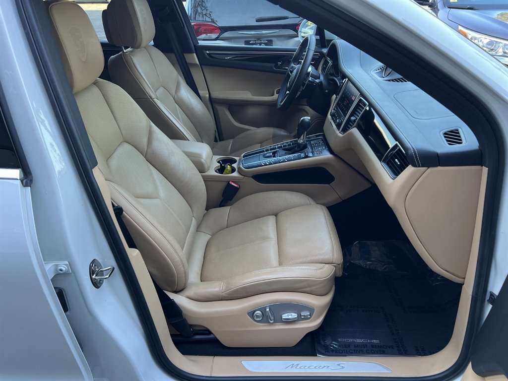 2017 Porsche Macan S photo