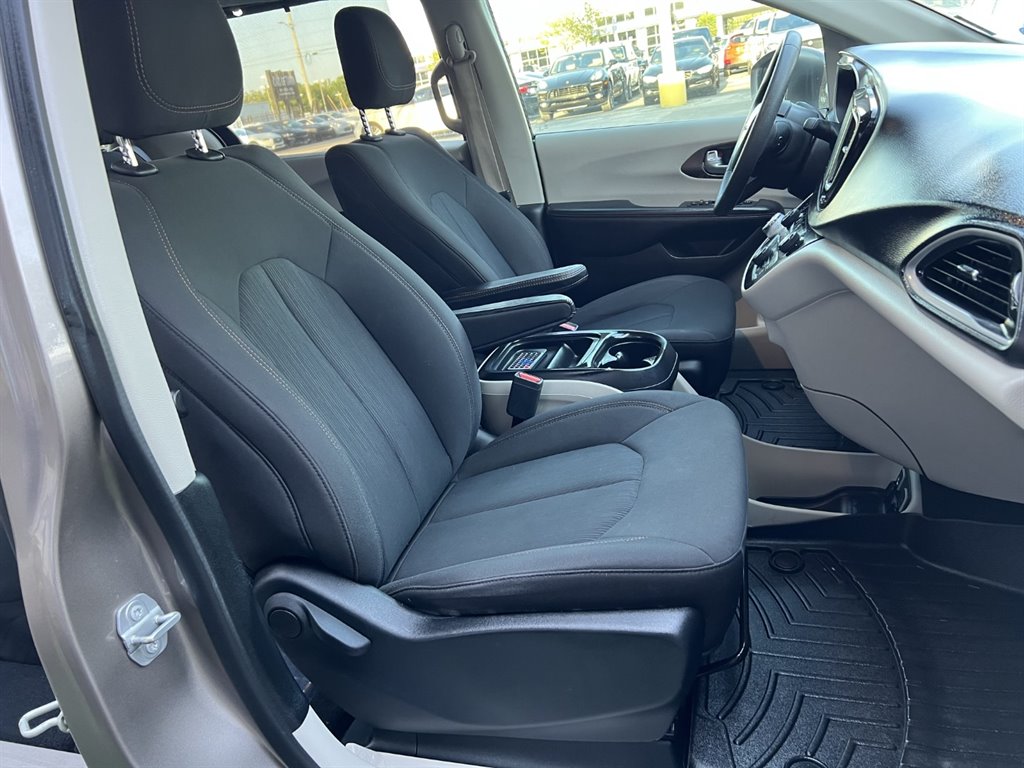 2018 Chrysler Pacifica - $16,995