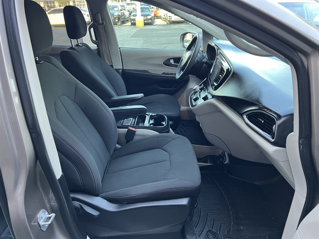 2018 Chrysler Pacifica - $16,995