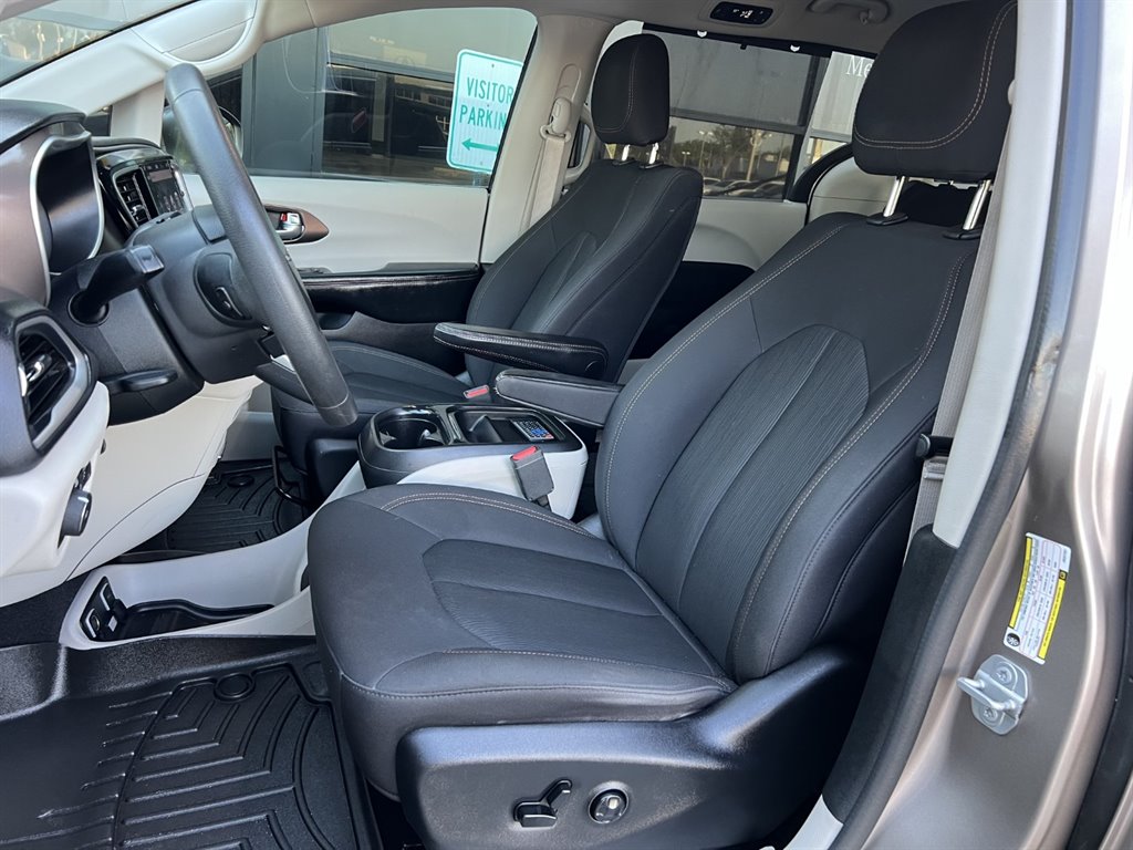 2018 Chrysler Pacifica - $16,995