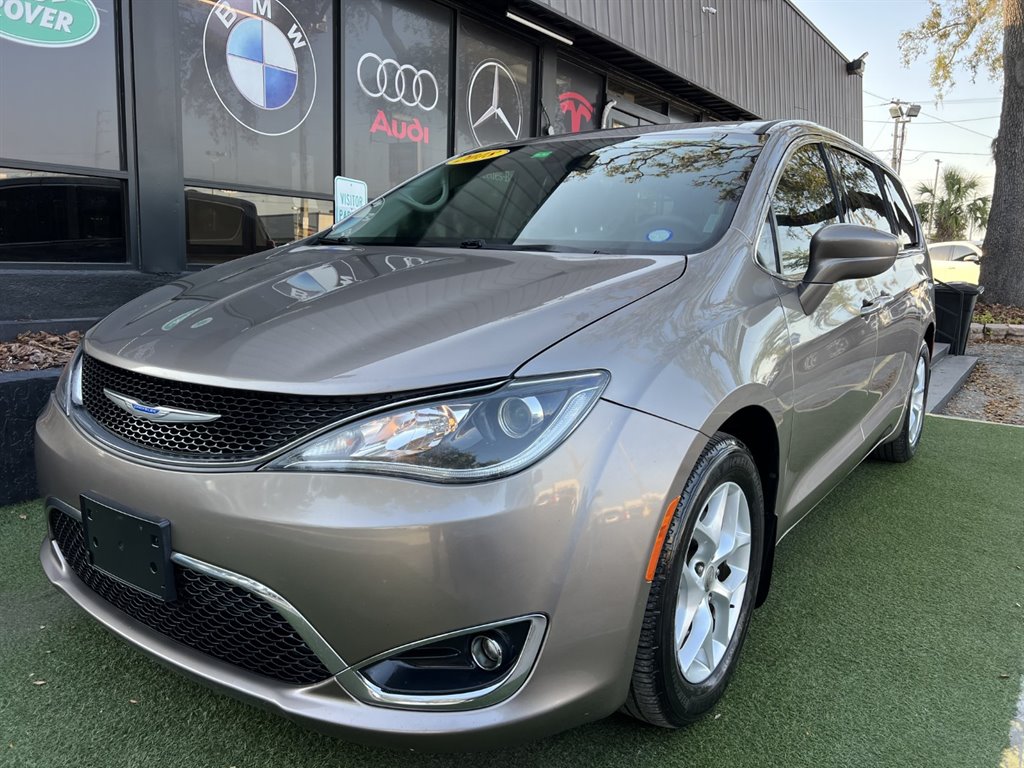 2018 Chrysler Pacifica - $16,995