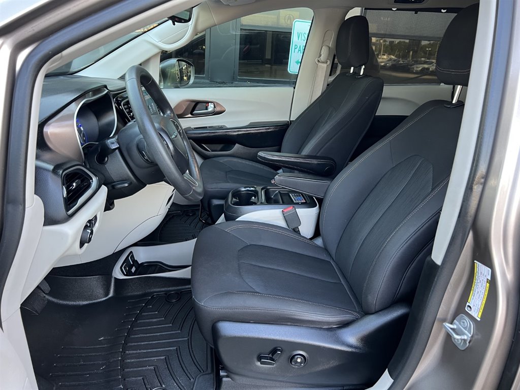 2018 Chrysler Pacifica - $16,995