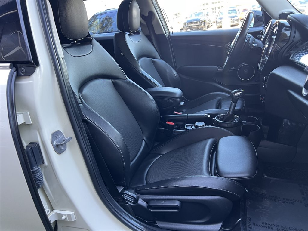 2015 MINI Cooper S photo