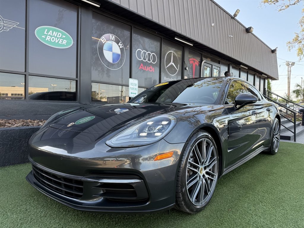 2018 Porsche Panamera  photo