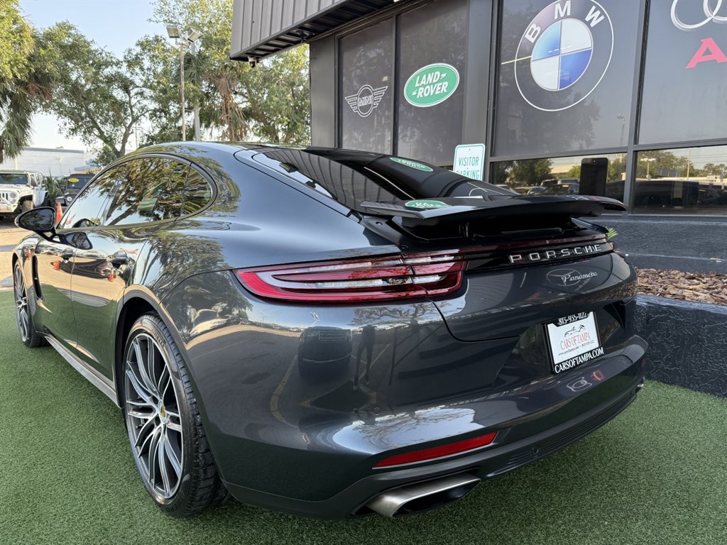 2018 Porsche Panamera  photo