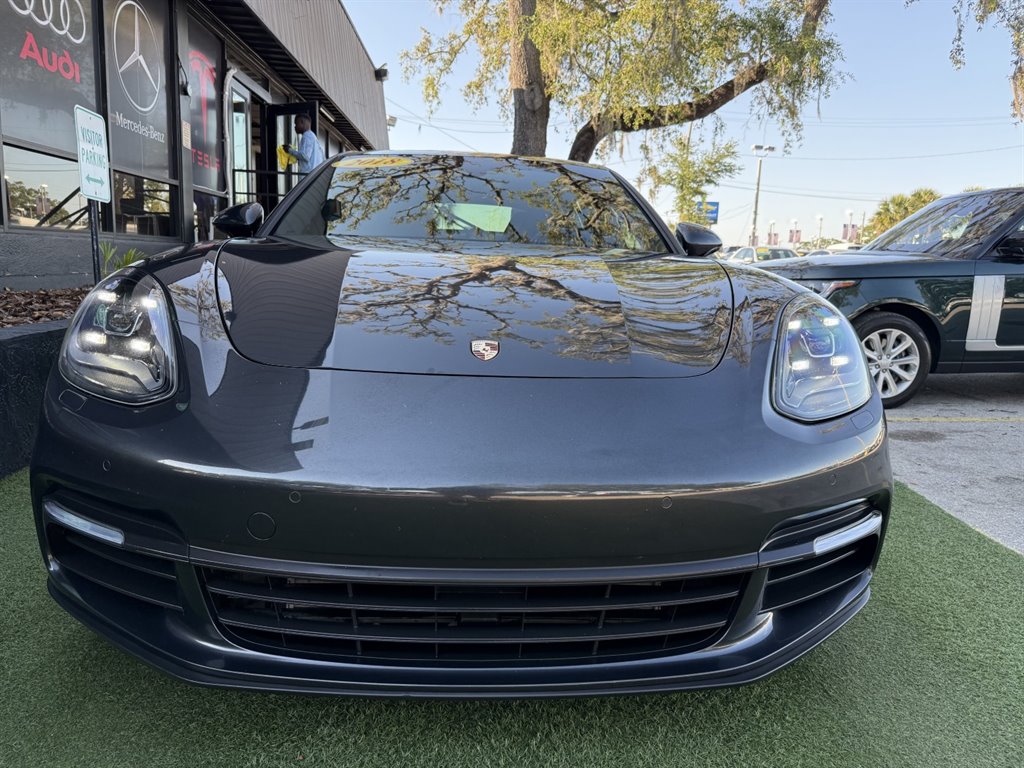 2018 Porsche Panamera  photo