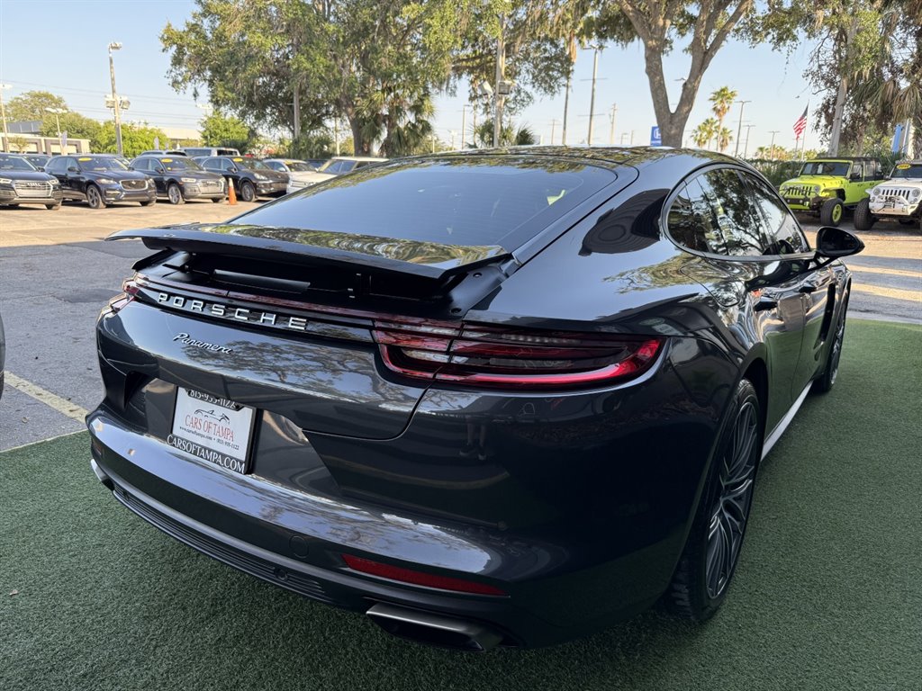 2018 Porsche Panamera  photo