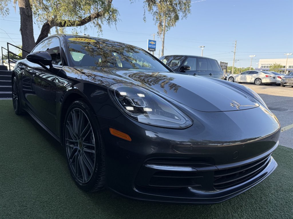 2018 Porsche Panamera  photo