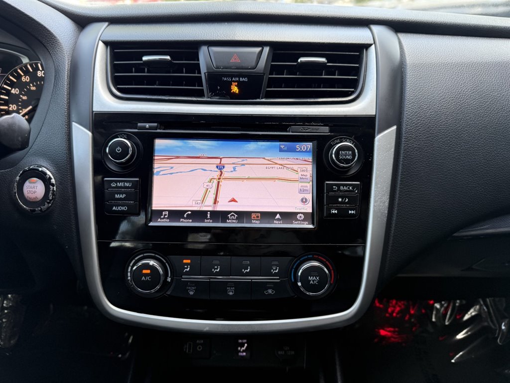 2018 Nissan Altima SR photo