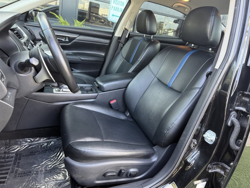 2018 Nissan Altima SR photo