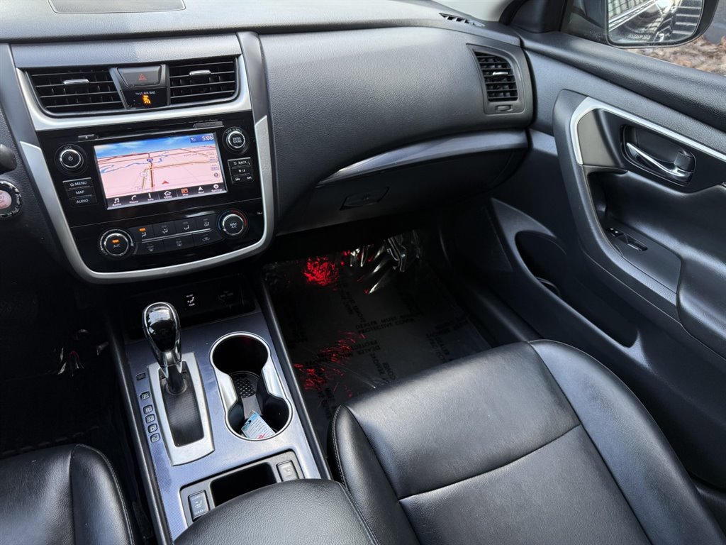 2018 Nissan Altima SR photo