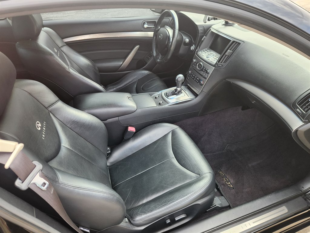 2011 INFINITI G - $8,900