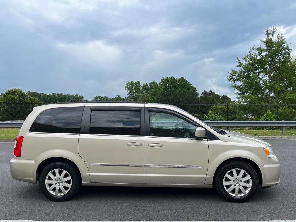 2013 Chrysler Town & Country Touring photo
