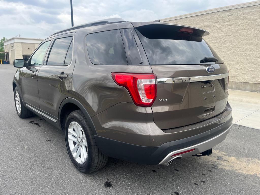 2016 Ford Explorer XLT photo