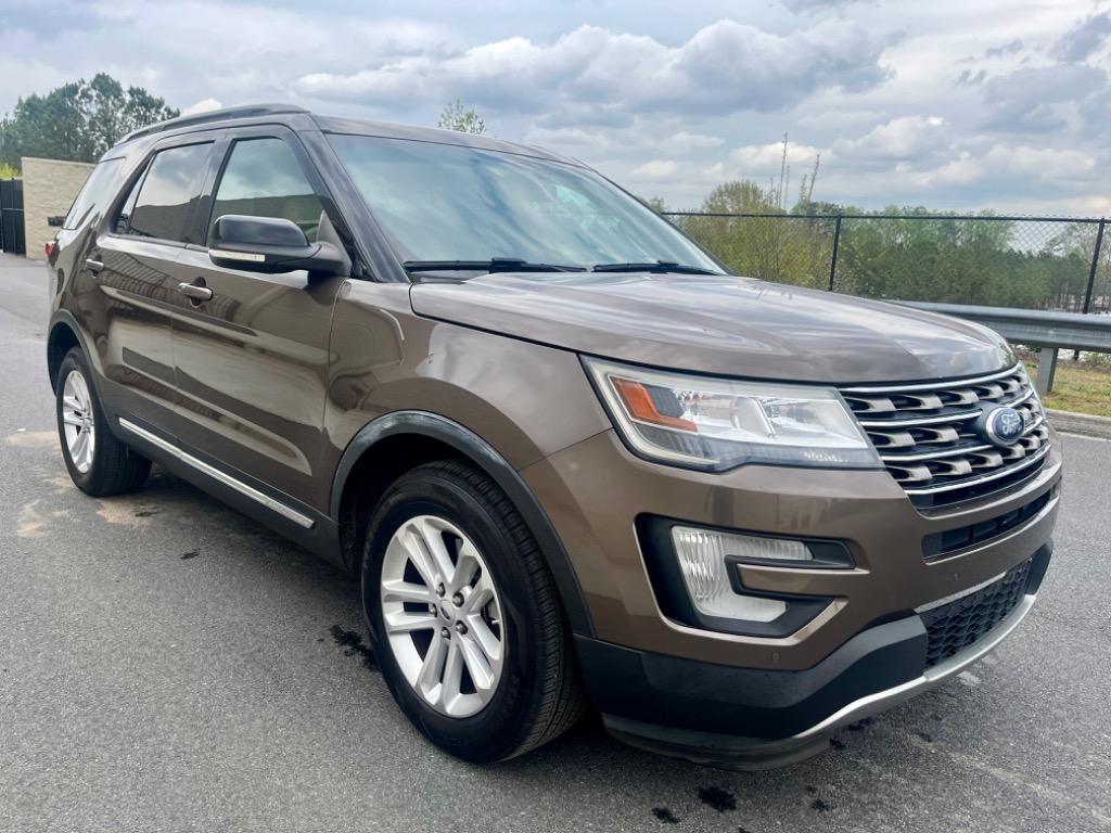 2016 Ford Explorer XLT photo