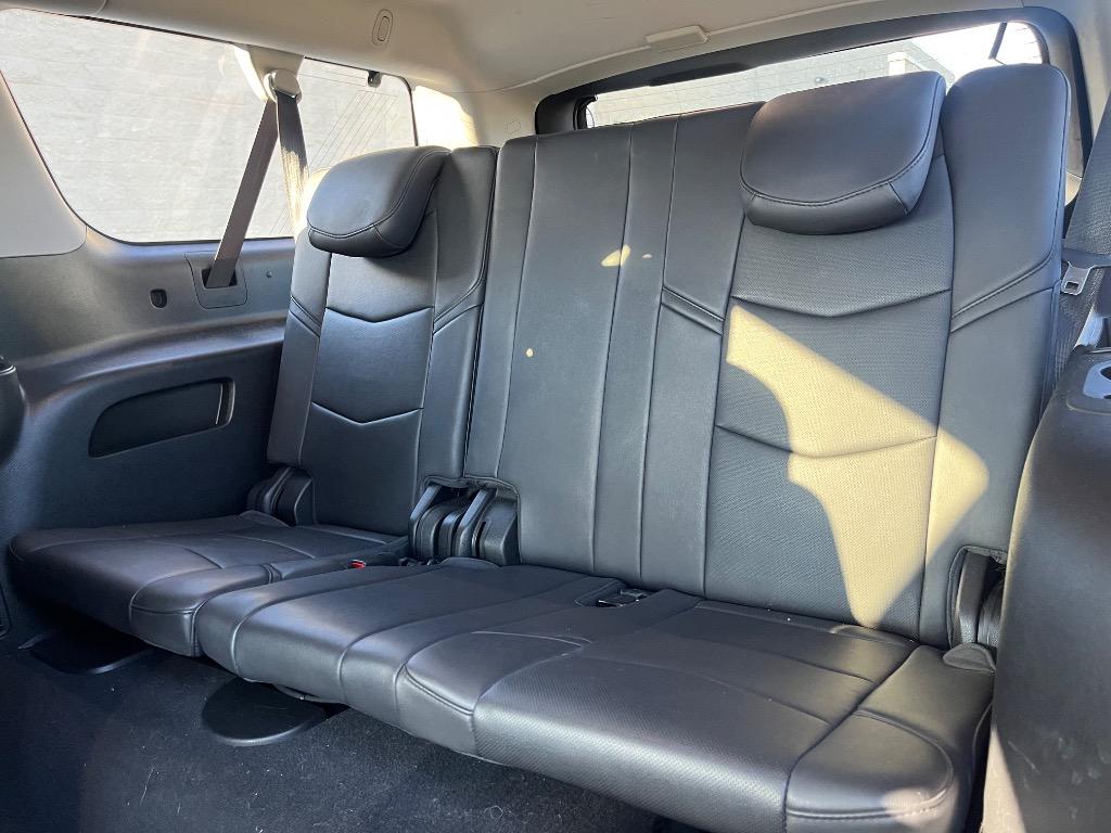 2019 Cadillac Escalade ESV Luxury photo