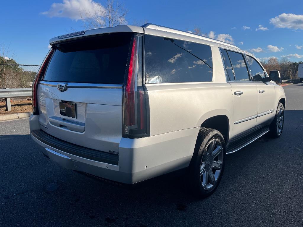 2019 Cadillac Escalade ESV Luxury photo