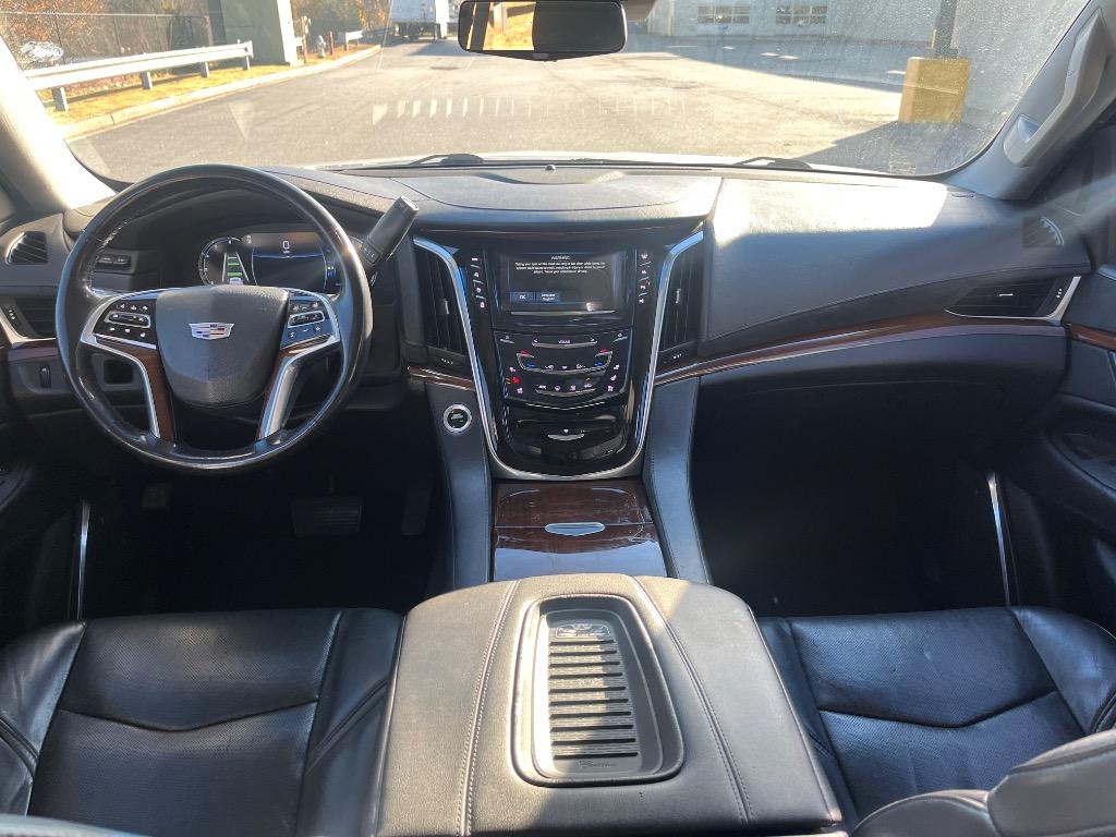 2019 Cadillac Escalade ESV Luxury photo