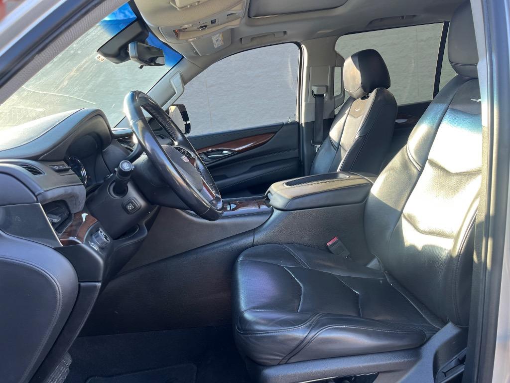 2019 Cadillac Escalade ESV Luxury photo