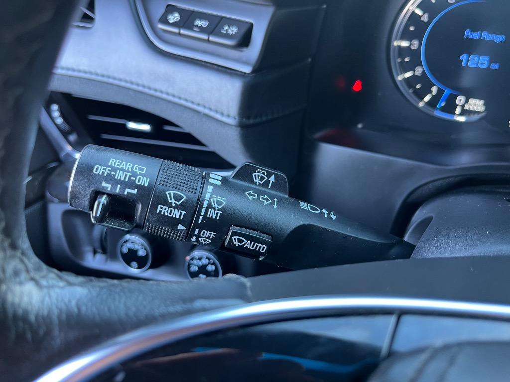 2016 Cadillac Escalade Platinum photo