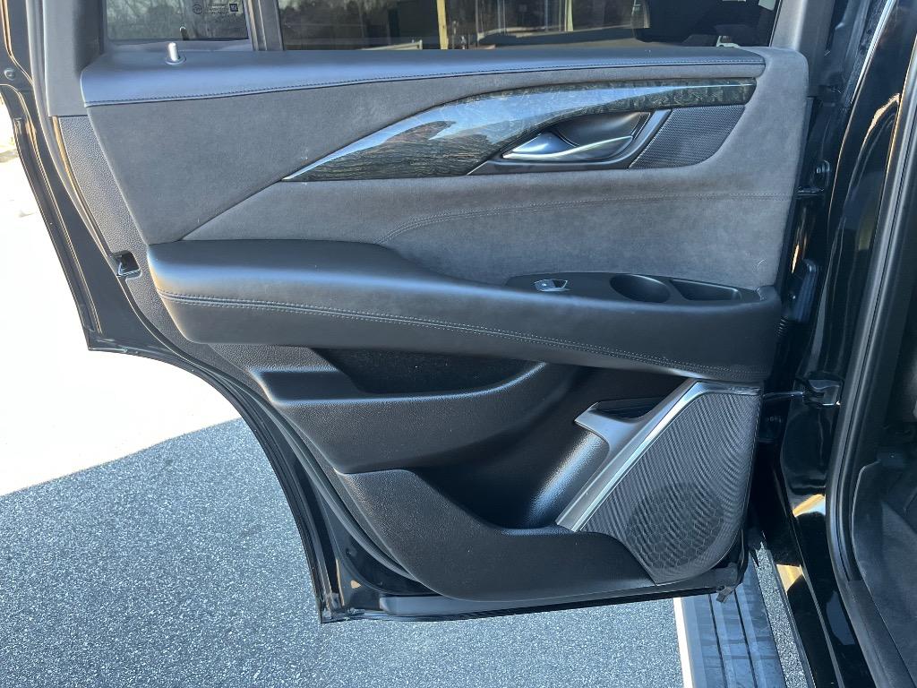 2016 Cadillac Escalade Platinum photo