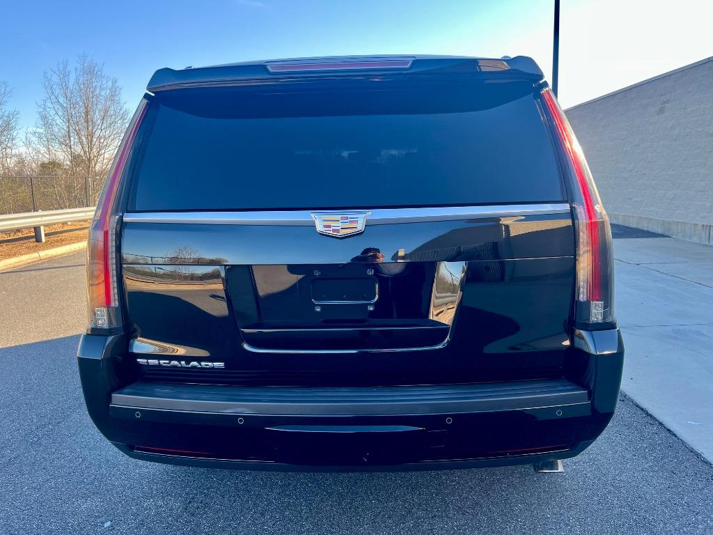 2016 Cadillac Escalade Platinum photo