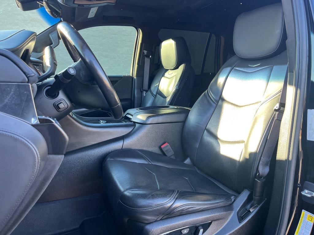2016 Cadillac Escalade Platinum photo
