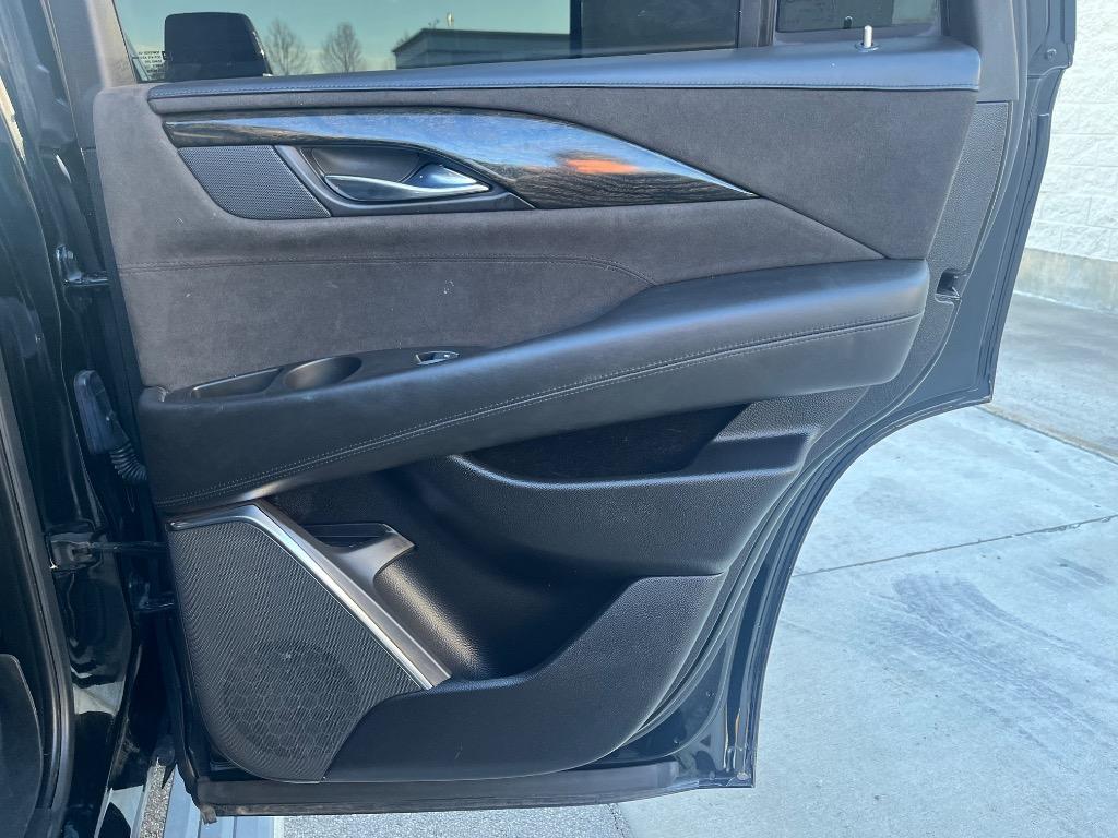 2016 Cadillac Escalade Platinum photo