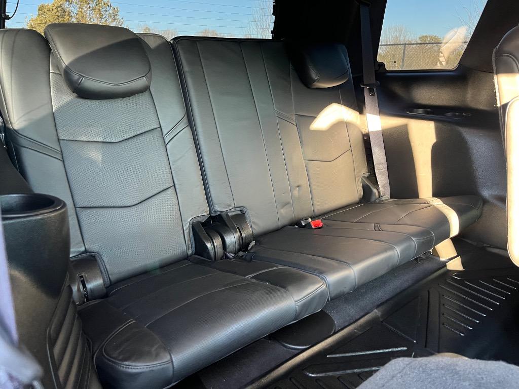 2016 Cadillac Escalade Platinum photo