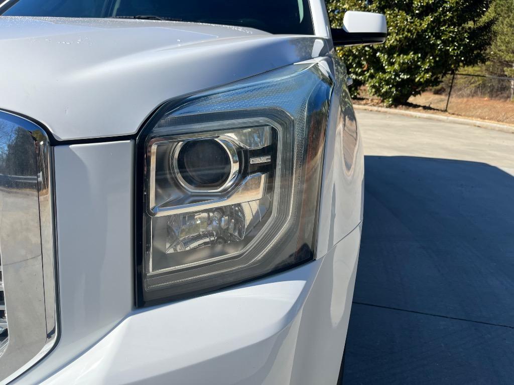 2018 GMC Yukon Denali photo
