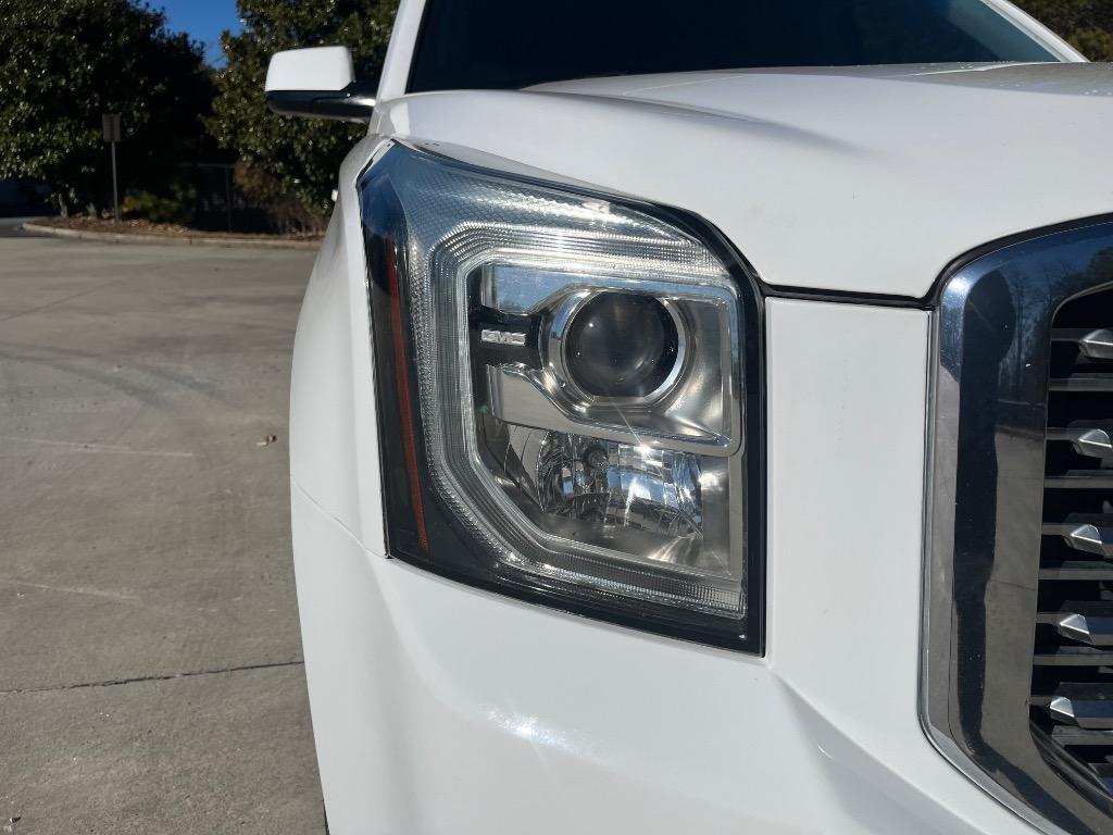 2018 GMC Yukon Denali photo