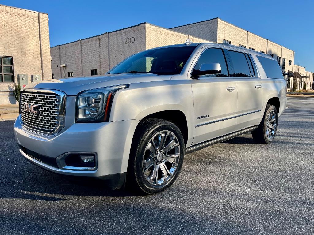 2016 GMC Yukon XL 1500 Denali photo