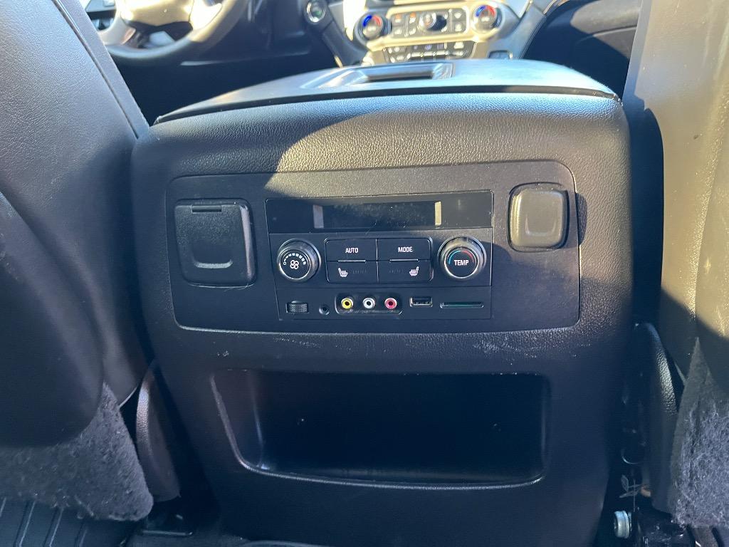 2016 GMC Yukon XL 1500 Denali photo
