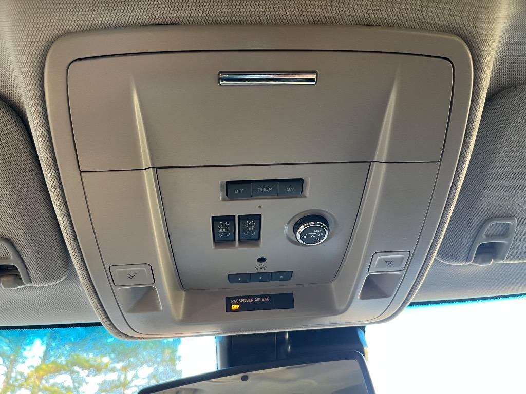 2016 GMC Yukon XL 1500 Denali photo