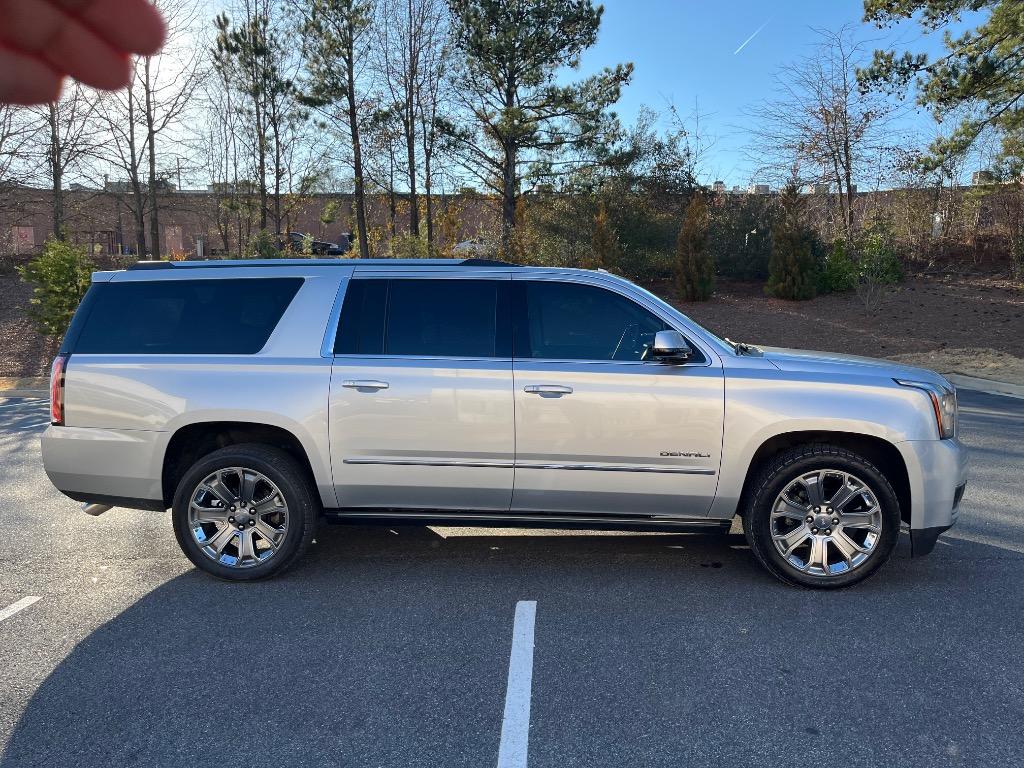 2016 GMC Yukon XL 1500 Denali photo