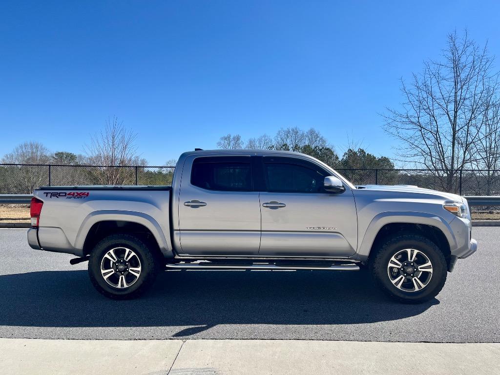 2017 Toyota Tacoma TRD Sport photo