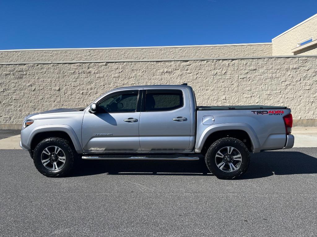 2017 Toyota Tacoma TRD Sport photo