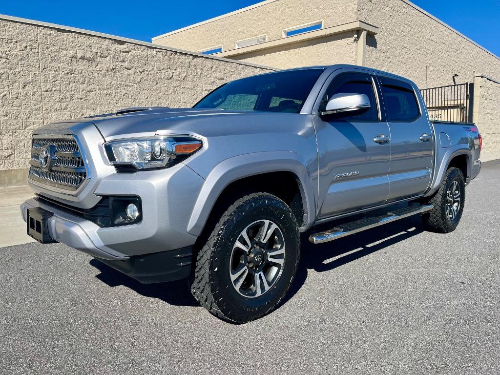 2017 Toyota Tacoma TRD Sport photo