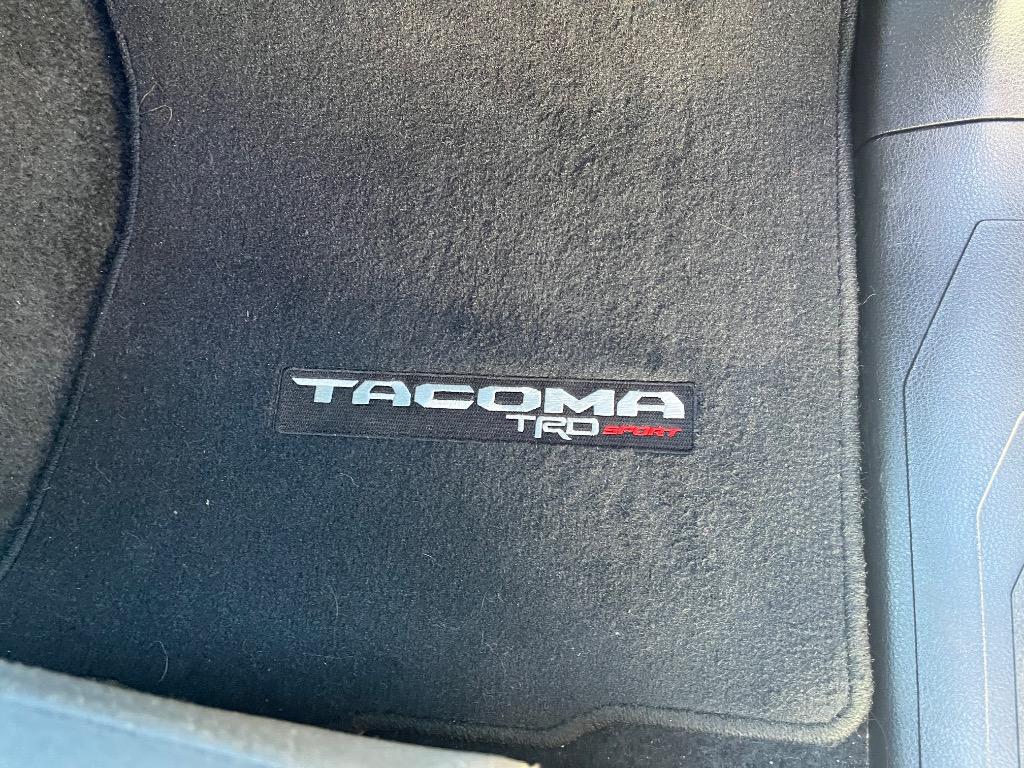 2017 Toyota Tacoma TRD Sport photo