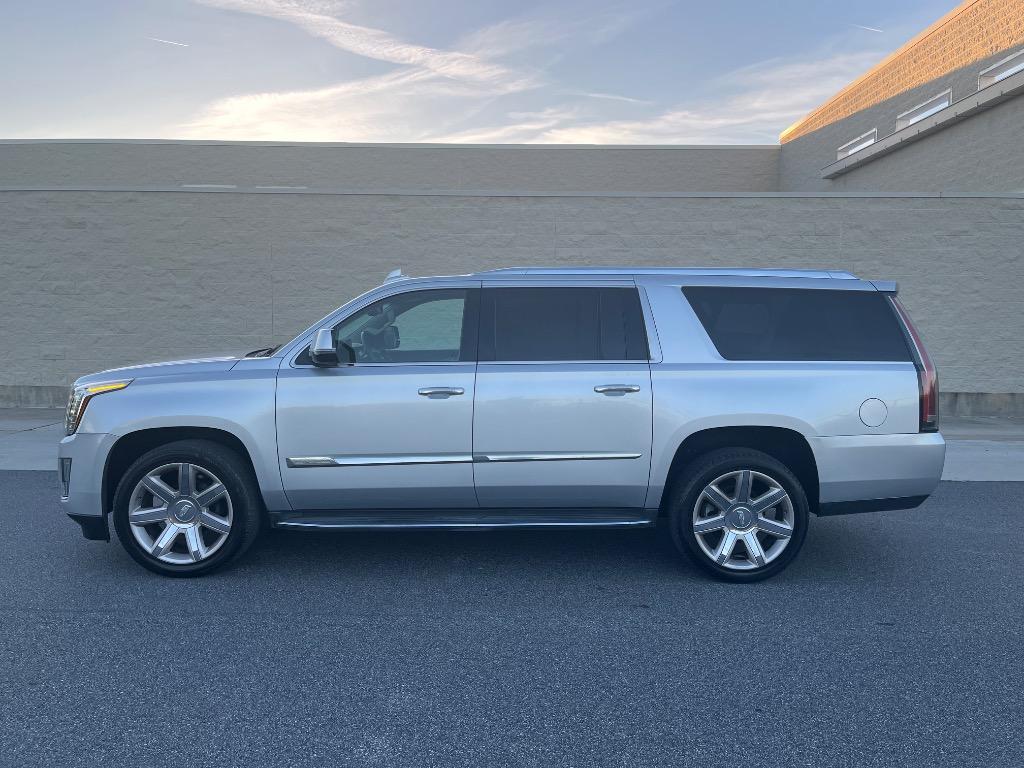 2016 Cadillac Escalade ESV Luxury photo