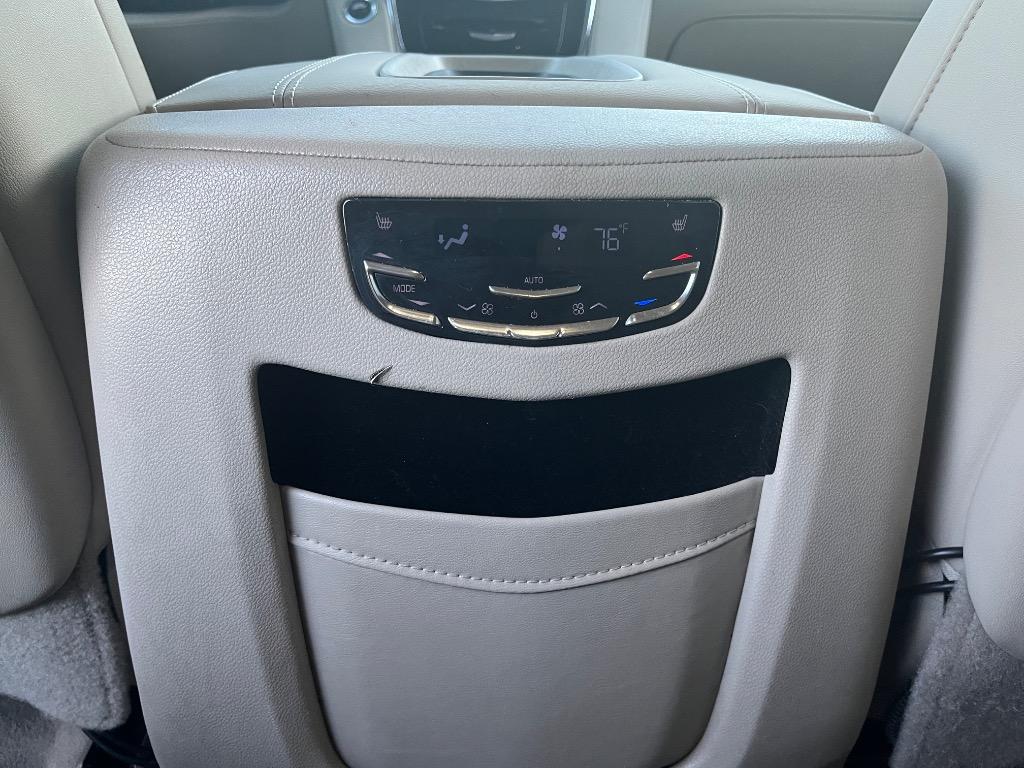2016 Cadillac Escalade ESV Luxury photo