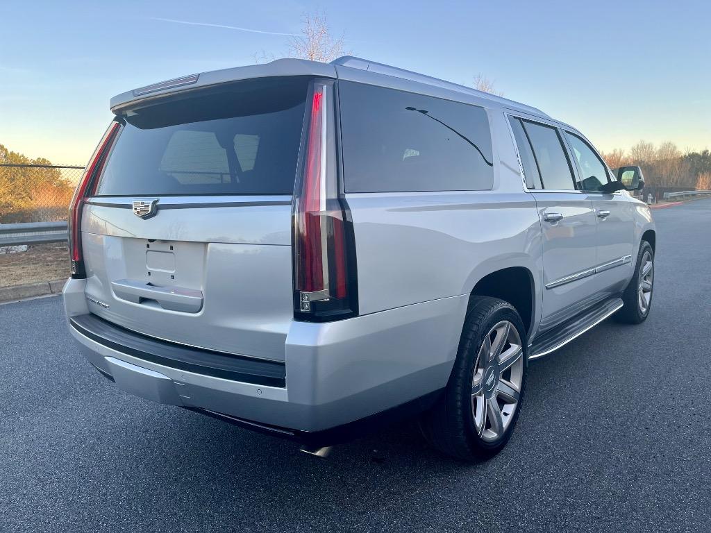 2016 Cadillac Escalade ESV Luxury photo