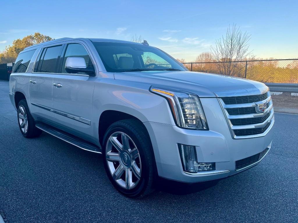 2016 Cadillac Escalade ESV Luxury photo