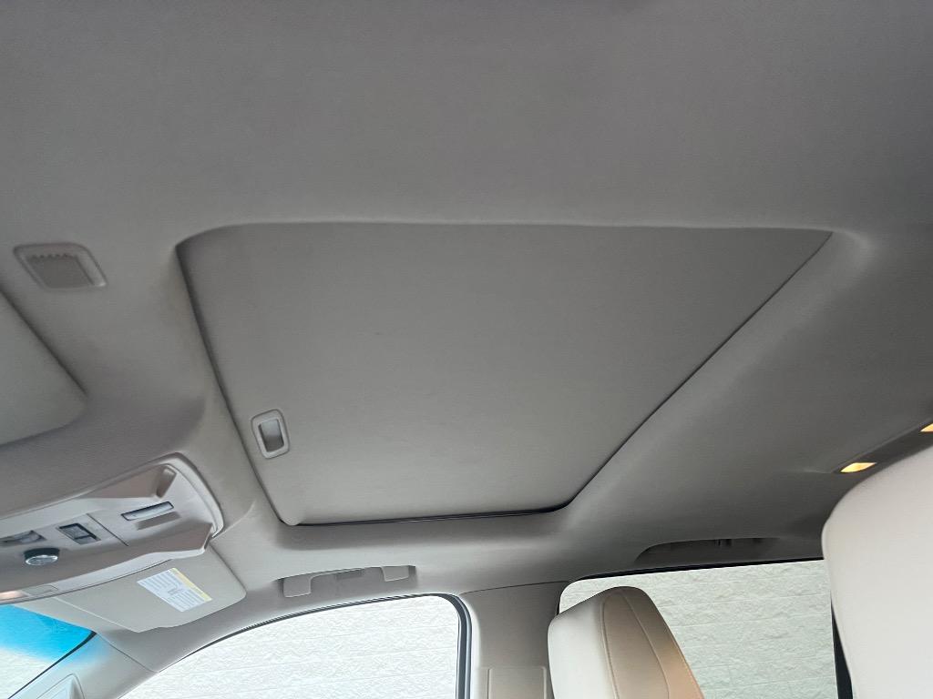 2016 Cadillac Escalade ESV Luxury photo