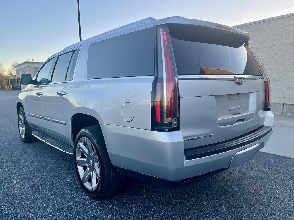 2016 Cadillac Escalade ESV Luxury photo