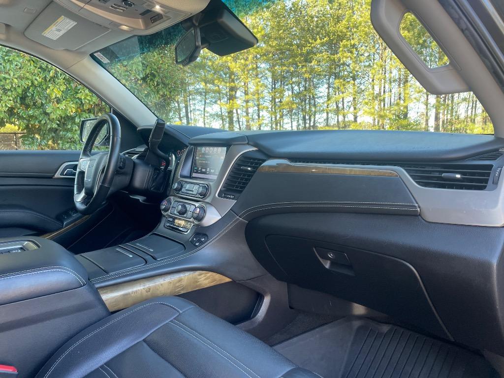 2017 GMC Yukon Denali photo